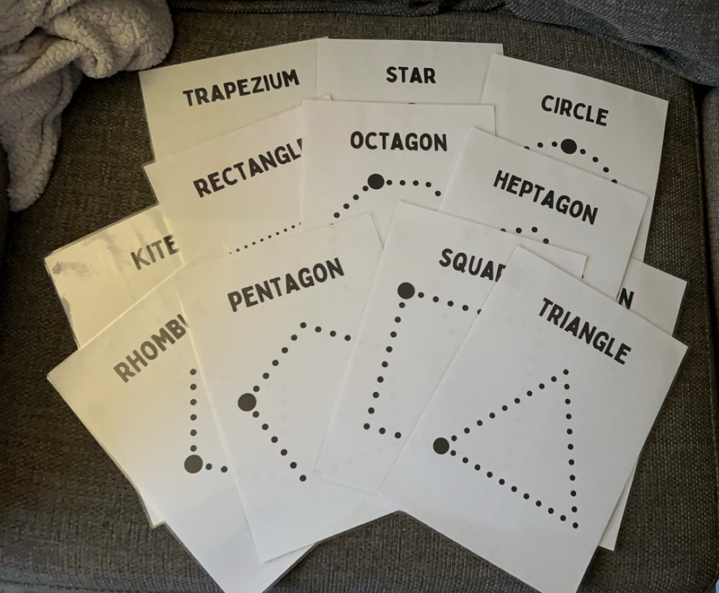 Shapes tracing set