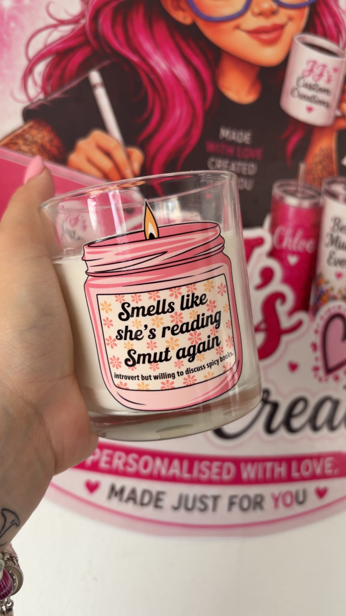 ‘Smells Like She’s Reading Smut Again’ Scented Candle – main product image